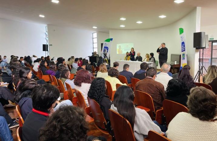 Lançamento da Trilha Formativa Juventude por Elas, Por Eles 2025, reforçando o compromisso de MS com a educação, o protagonismo juvenil e o enfrentamento da violência de gênero.