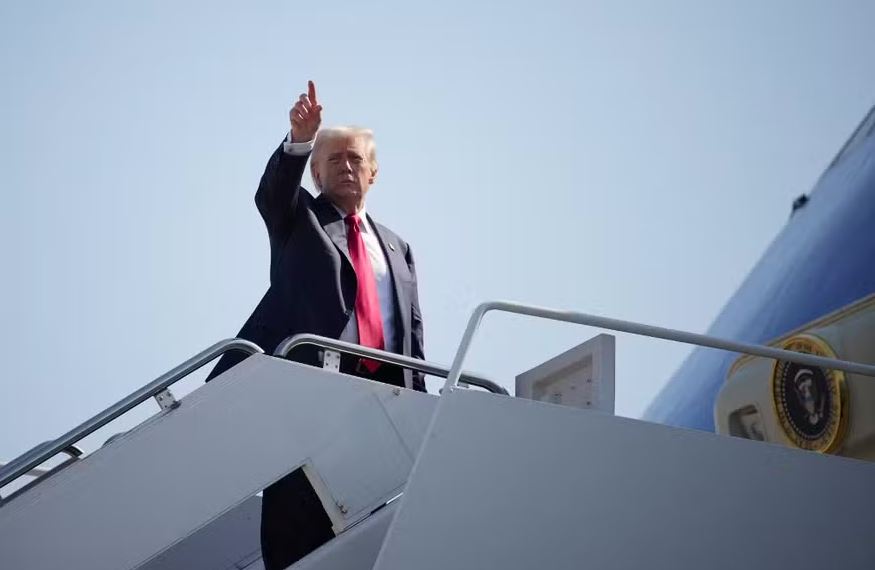 Trump pressiona por cessar-fogo imediato na guerra entre Rússia e Ucrânia e afirma que Europa não dita suas decisões.