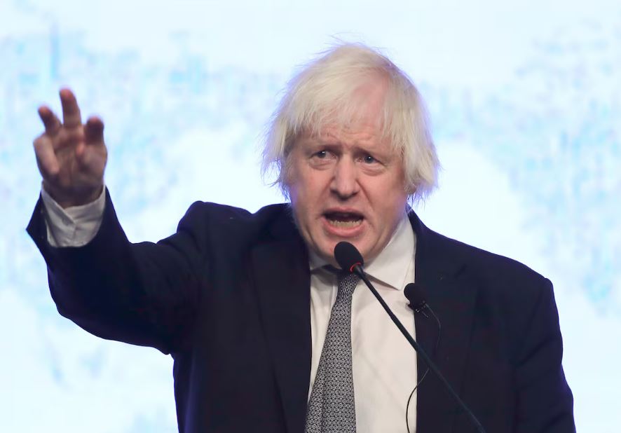 Boris Johnson, ex-primeiro ministro do Reino Unido, chamou o encontro de Putin com Trump de 'o episódio mais nauseante de toda a sórdida história da diplomacia internacional'