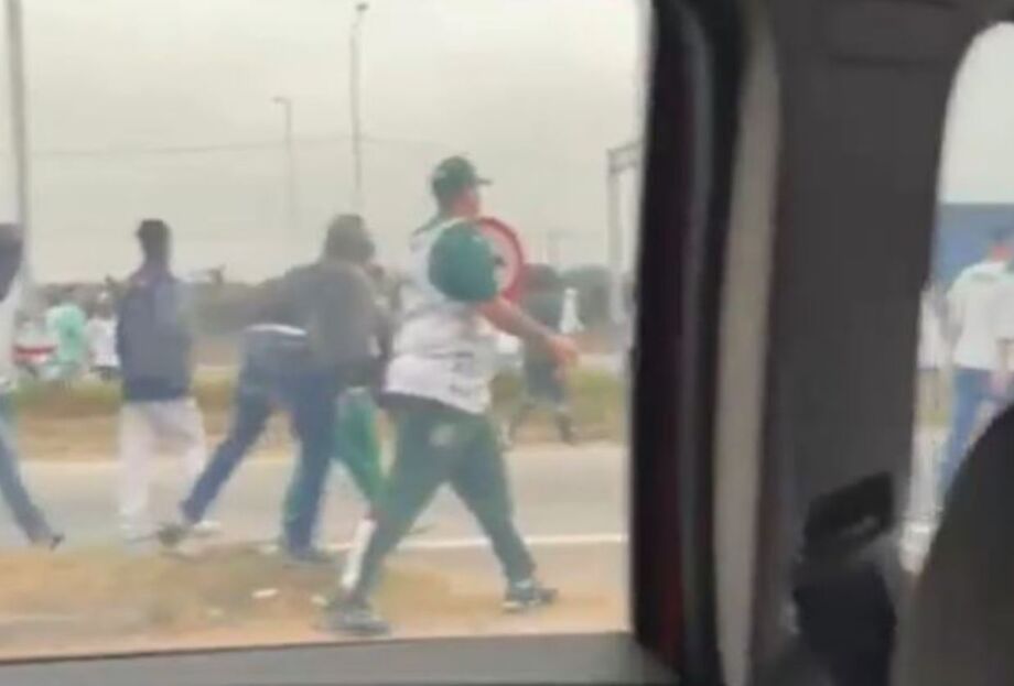 Torcedores entram em confronto na Dutra