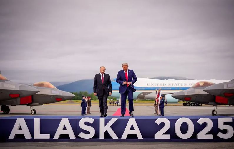 Encontro entre Trump e Putin no Alasca abriu caminho para possível acordo envolvendo garantias de segurança à Ucrânia