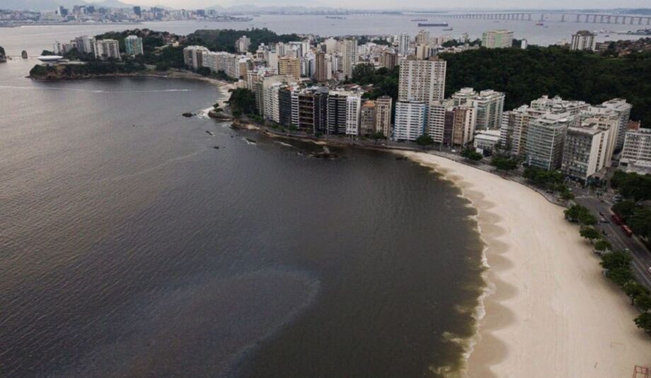Praia de Icaraí, em Niterói, onde ocorreu o ataque à turista americana durante uma tentativa de assalto