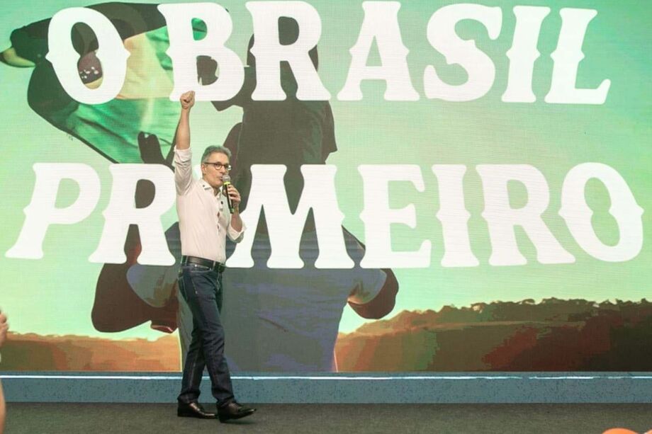 Romeu Zema lançou sua pré-candidatura à Presidência e fez duras críticas a Eduardo Bolsonaro e à gestão petista.