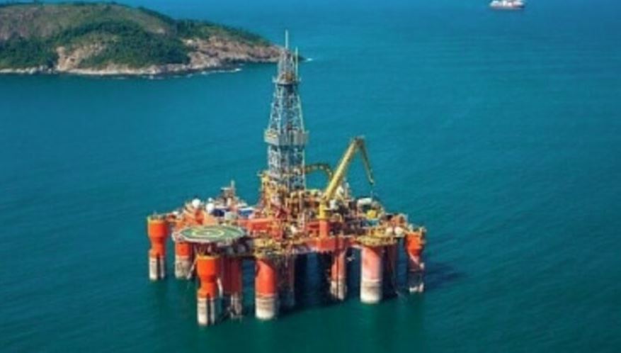 Produção de petróleo e gás natural do Brasil cresce 5,28% em julho, com destaque para o pré-sal, que representa 79% da produção nacional.