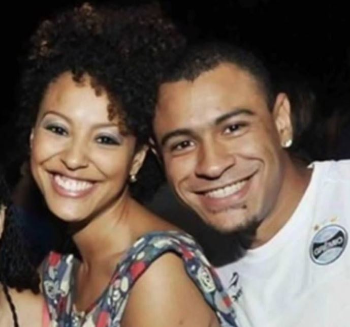Sheron Menezzes ao lado do irmão Draiton, que faleceu aos 36 anos
