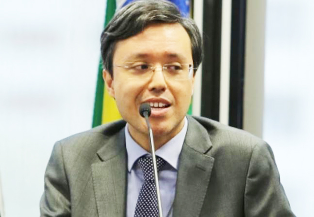 Auditor Artur Gomes da Silva Neto foi exonerado após ser preso por suspeita de liderar esquema de corrupção na Secretaria da Fazenda de SP