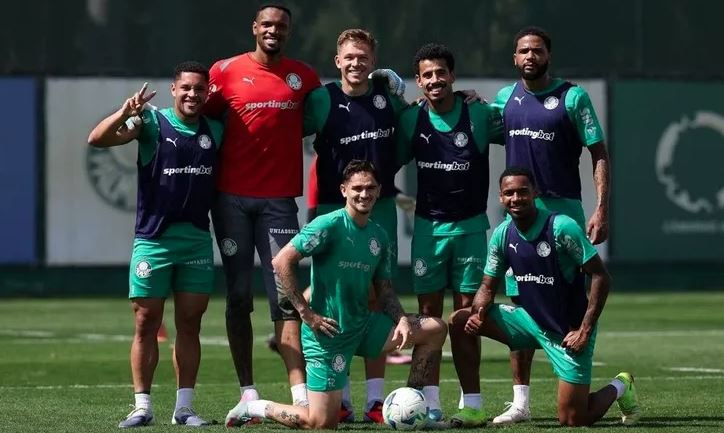 Em sua primeira entrevista no Palmeiras, Carlos Miguel fala sobre a nova fase no clube, a disputa pela titularidade com Weverton e a adaptação ao futebol moderno.