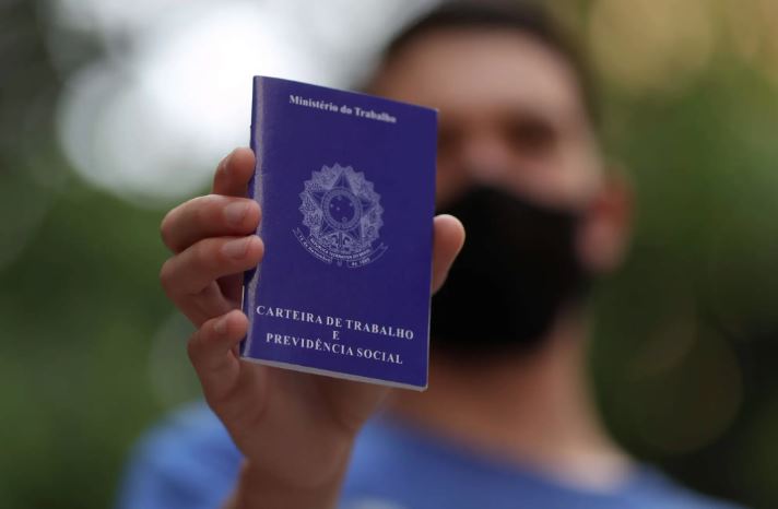 Ministro do Trabalho antecipa que Caged de junho terá saldo positivo na geração de empregos formais.