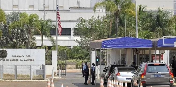 Nova exigência da Embaixada dos EUA obriga estudantes a manter perfis públicos nas redes sociais durante solicitação de visto
