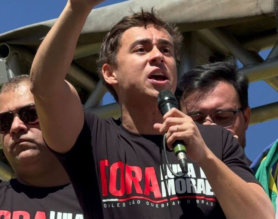 Nikolas Ferreira anuncia pedido de impeachment de Moraes e cobra anistia de condenados do 8 de janeiro durante ato na Paulista.
