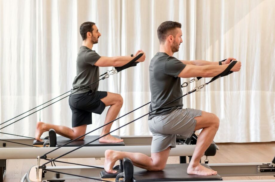Pilates traz vários ganhos à saúde, mas a construção de músculos não é o foco da atividade