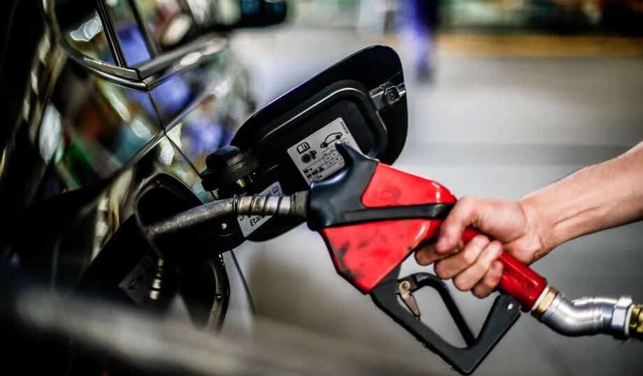 Queda de 1,14% na gasolina foi a principal responsável pela desaceleração da inflação medida pelo IPCA-15 em agosto