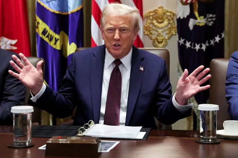 Donald Trump voltou a defender juros mais baixos e afirmou que pode impor sanções econômicas à Rússia.