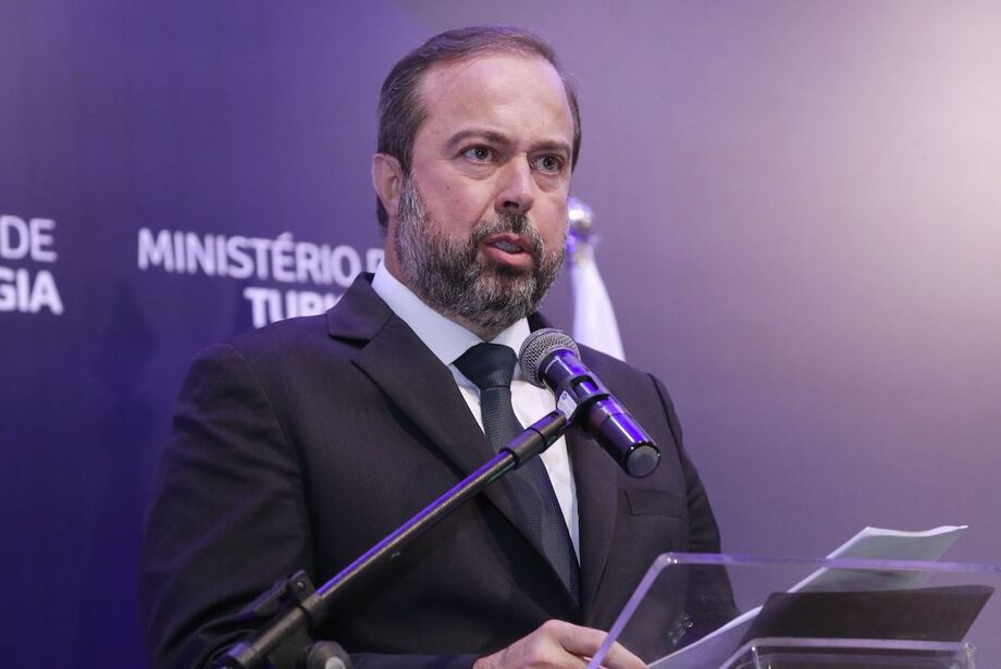 Alexandre Silveira fala sobre a possibilidade de disputar as eleições de 2026, e anuncia o lançamento do programa ''Gás do Povo''.