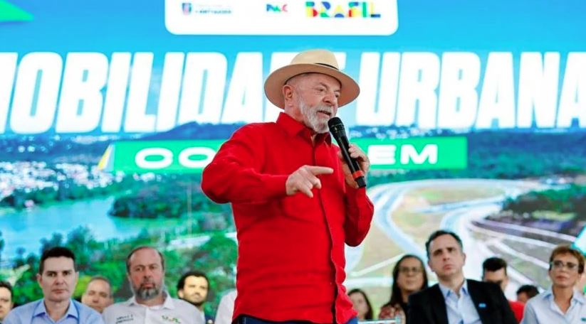 Lula entrega trecho da nova Avenida Prefeito Newton Cardoso e anuncia investimentos em transporte urbano