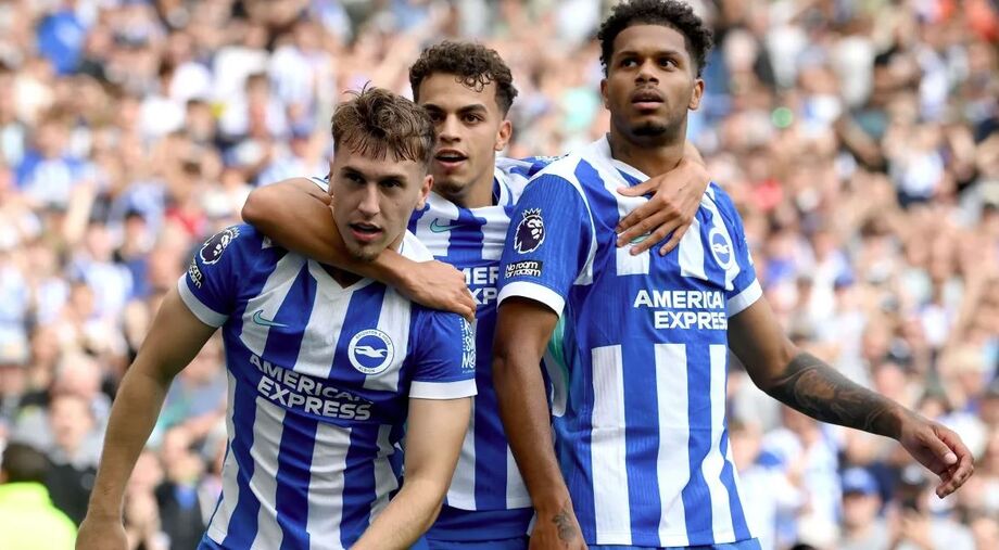 Jogadores do Brighton comemoram gol contra o City