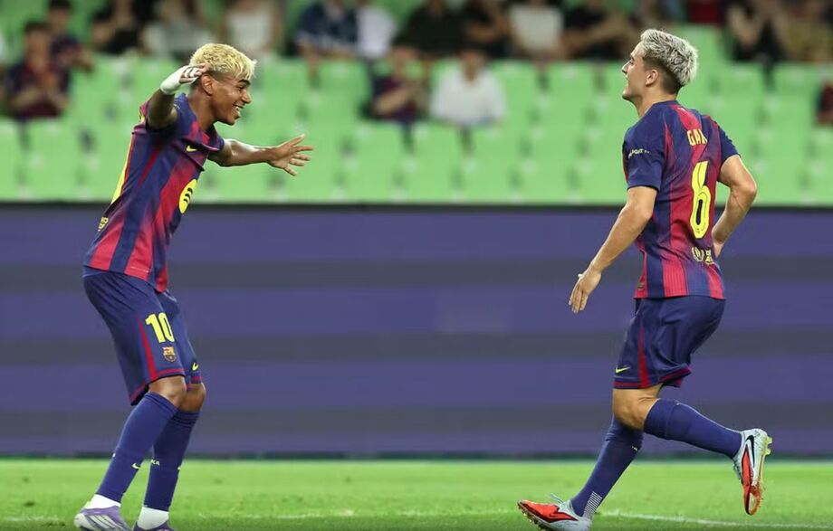 Barcelona goleia Daegu FC por 5 a 0 na última partida da turnê asiática, com destaque para a estreia de Rashford. Napoli empata com a Casertana em amistoso.