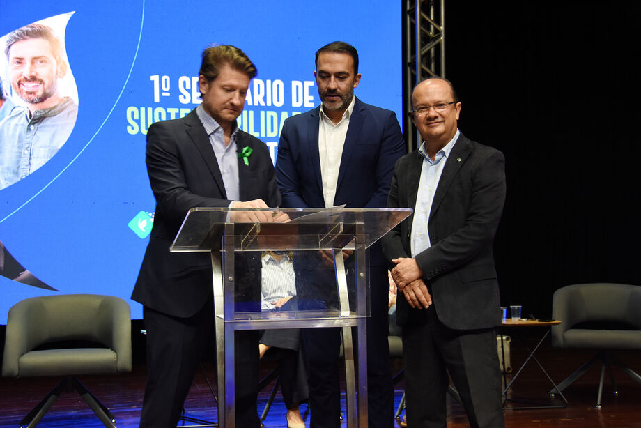FIEMS e Secretaria de Administração assinam acordo para promover agenda ESG na gestão pública