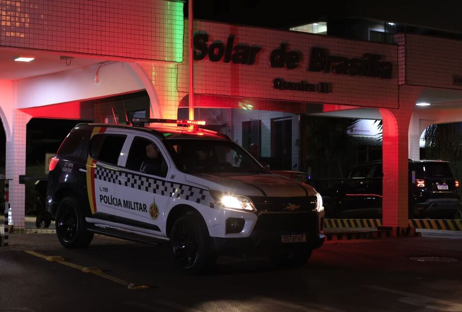 Ministro Alexandre de Moras concedeu a autorização para a entrada dos médicos indicados pelos advogados de Jair Bolsonaro (PL), sem a necessidade de prévia comunicação