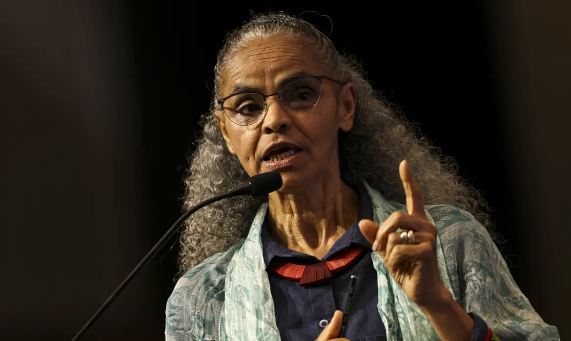 Marina Silva critica nova lei ambiental e alerta para risco de retrocesso às vésperas da COP30