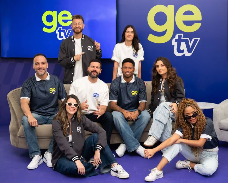 Ge TV apresentou time que vai comandar projeto na internet. De pé (da esquerda para a direita): Fred Bruno e Mariana Spinelli. Sentados: Jorge Iggor, Sofia Miranda, André Balada, Luana Maluf e Jordana Araújo. Foto: Globo/Bob Paulino