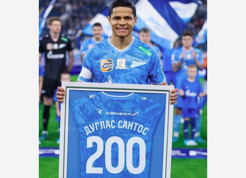 Douglas Santos, do Zenit, foi convocado por Ancelotti para a seleção brasileira.