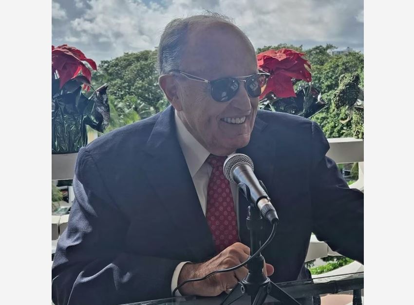 Rudy Giuliani sofreu acidente neste domingo, 30, em New Hampshire.