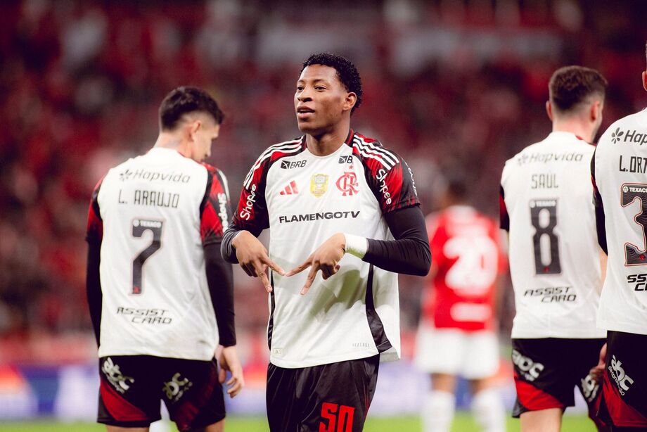 Gonzalo Plata marcou um dos gols do Flamengo sobre o Inter.