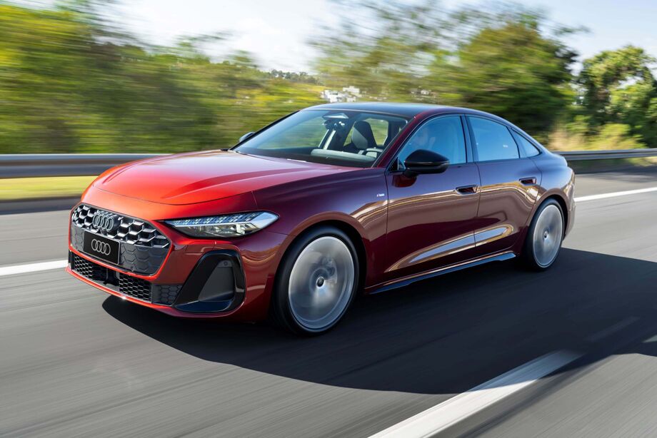Audi A5 Sedan chega ao Brasil por R$ 379.990 com 272 cv e mais espaço que rivais BMW Série 3 e Mercedes Classe C.
