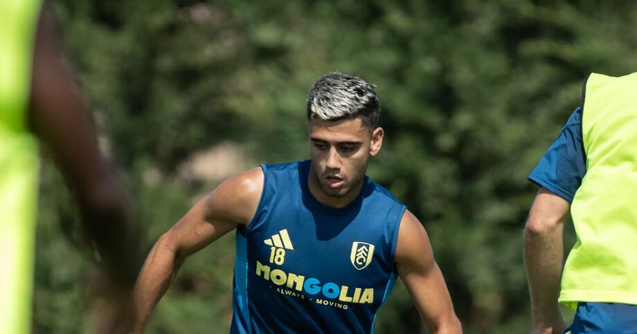 Meia do Fulham perdeu espaço na Inglaterra e pode ser negociado; clube paulista aceita pagar até 15 milhões de euros