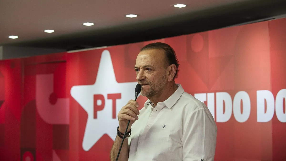 Edinho Silva, presidente nacional do PT, durante reunião do diretório que aprovou resolução para mobilizações no 7 de Setembro.