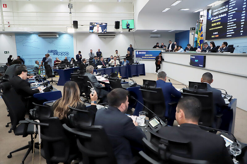 Vereadores de Campo Grande votam nesta terça projetos sobre transporte nas férias e criação do Dia Municipal do Johrei.