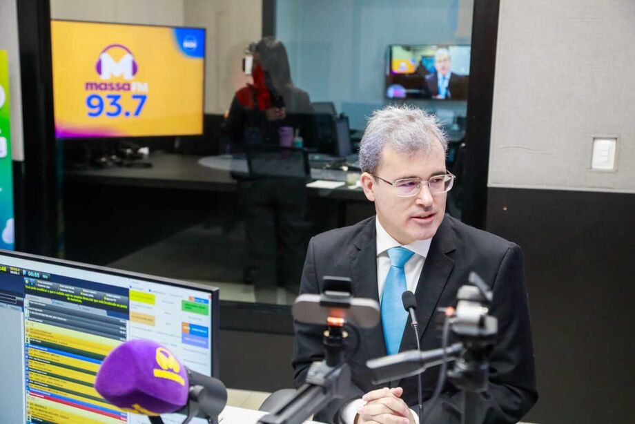 Luiz Renê Gonçalves do Amaral, secretário-geral e corregedor-geral da OAB/MS, durante entrevista à Rádio Massa FM em Campo Grande.