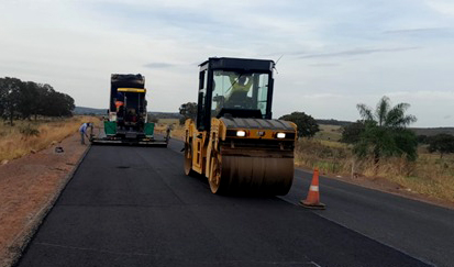 Trecho da MS-436 em obras de revitalização e modernização