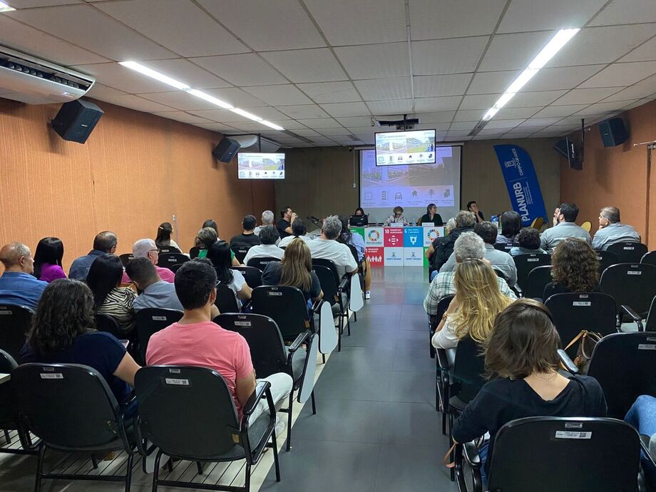 Planurb realiza audiência pública sobre impacto de vizinhança de empreendimento residencial.