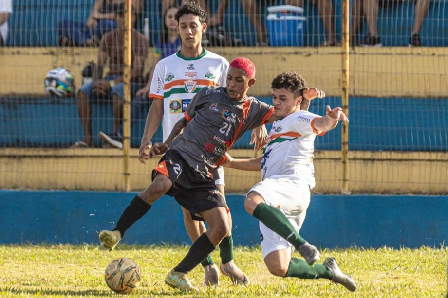 Naviraiense abre vantagem sobre o Grêmio Real e decide vaga na final em casa