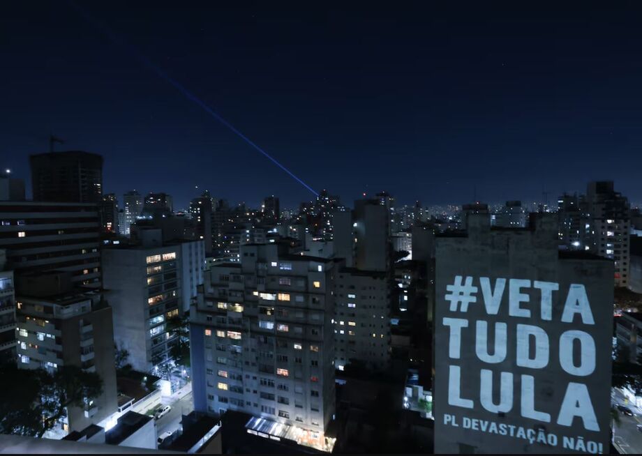 Projeção no centro de São Paulo faz parte de mobilização contra PL do Licenciamento