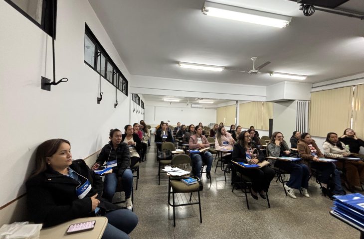 Curso promovido pela SES capacita profissionais para atuação segura e qualificada nas salas de vacina em todo o Estado.