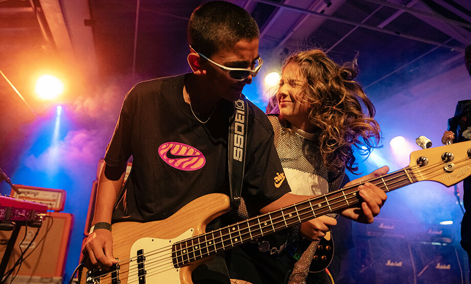 Espaço da School of Rock em Campo Grande promete unir ensino de música e experiências práticas para jovens e adultos.
