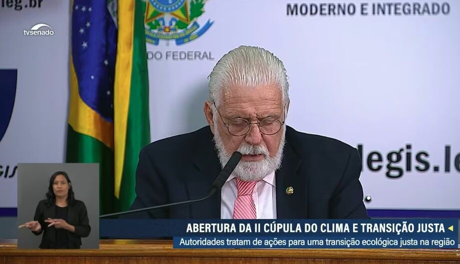 Jaques Wagner fez a abertura da Cúpula Parlamentar
