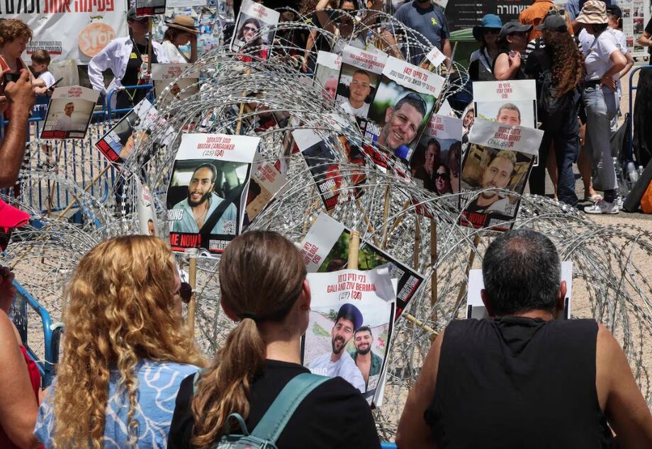 Familiares de reféns israelenses protestam em Tel-Aviv, Israel