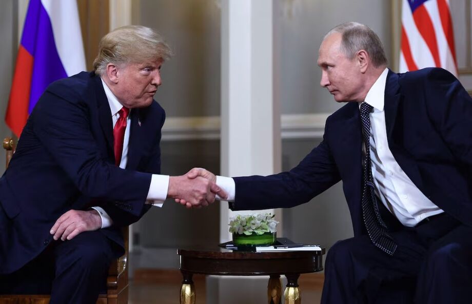 Donald Trump e Vladimir Putin em encontro em Helsinki em 2018
