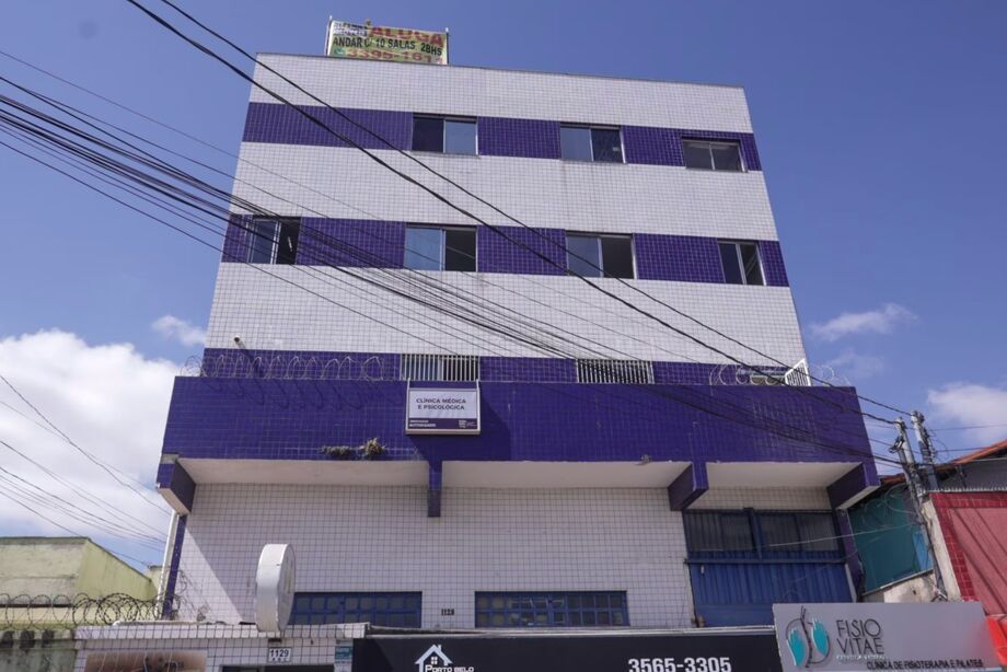 Fachada de clínica na qual o Banco Master investiu R$ 360 milhões, em Contagem (MG)