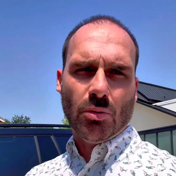 Eduardo Bolsonaro associa assalto na casa de avós a Alexandre de Moraes