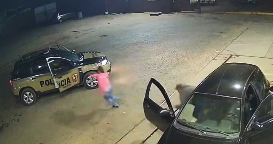 Mulher estuprada e sequestrada levou 3 segundos para 'saltar' de carro do ex e chegar à viatura da polícia