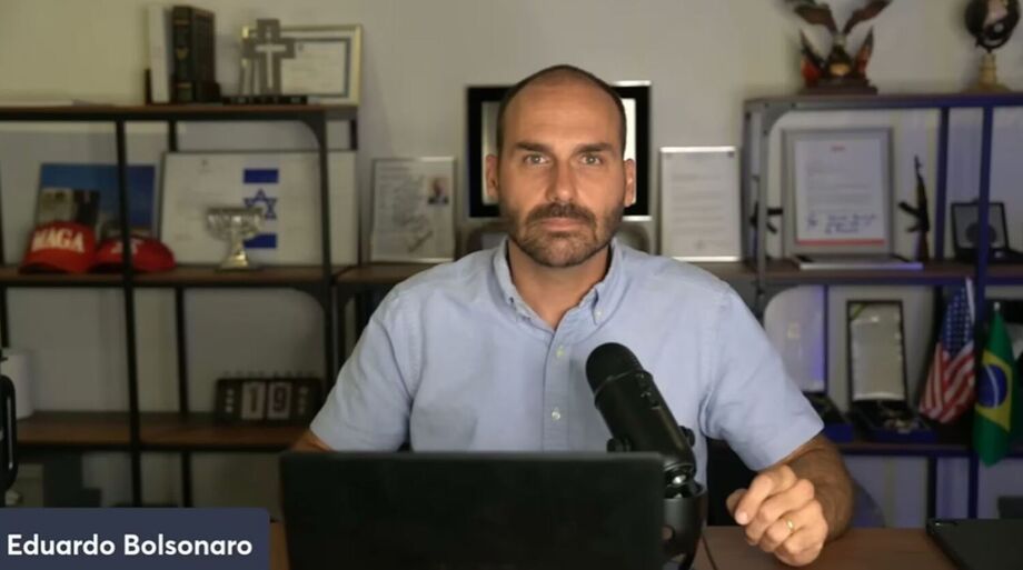 Eduardo Bolsonaro (PL-SP) apontou que o governo Tarcísio em SP tem pessoas que já integraram partidos de esquerda.