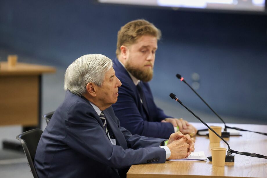 O ex-ministro do GSI General da reverva Augusto Heleno, ao lado do advogado Matheus Milanez, durante depoimento ao ministro Alexandre de Moraes.