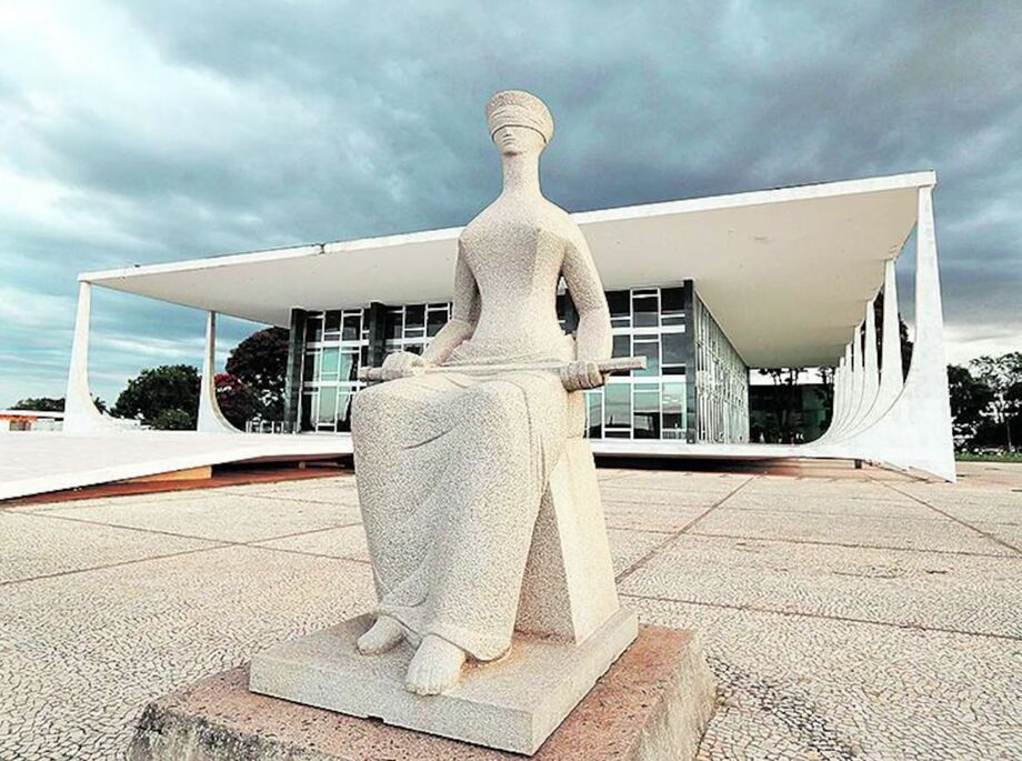 Ministros do STF se desentendem durante julgamento nesta quinta-feira.