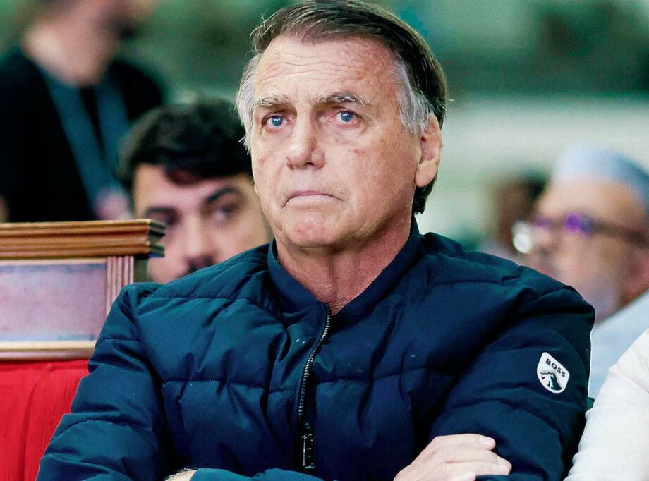 A defesa de Jair Bolsonaro enviou resposta a pedidos de esclarecimentos do STF.