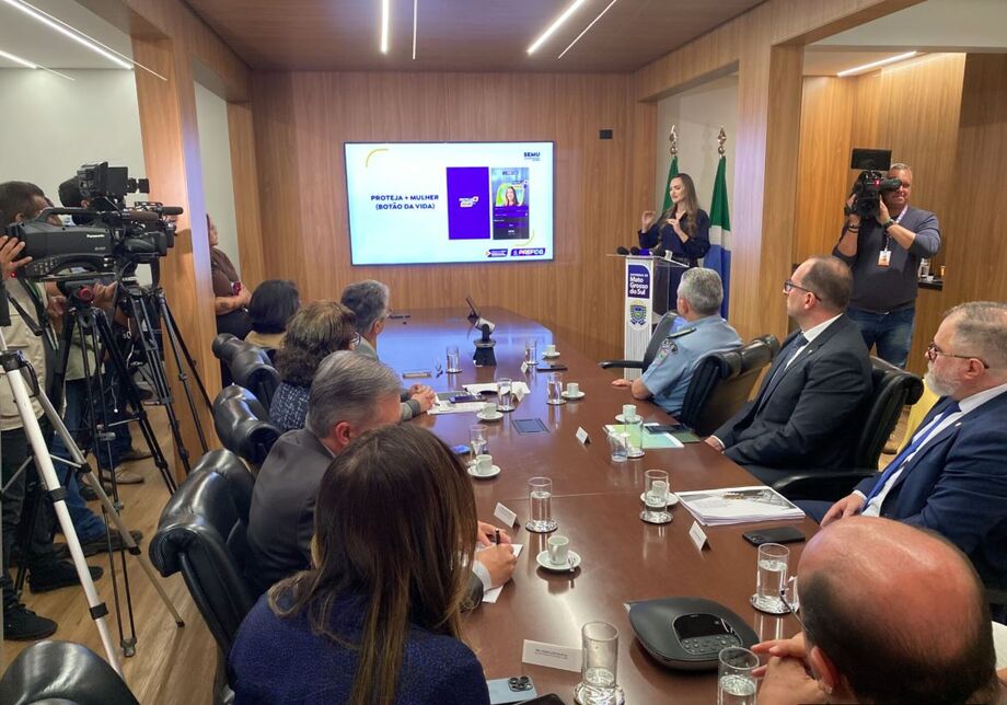 Campo Grande reforça proteção às mulheres com novas estratégias e tecnologia.